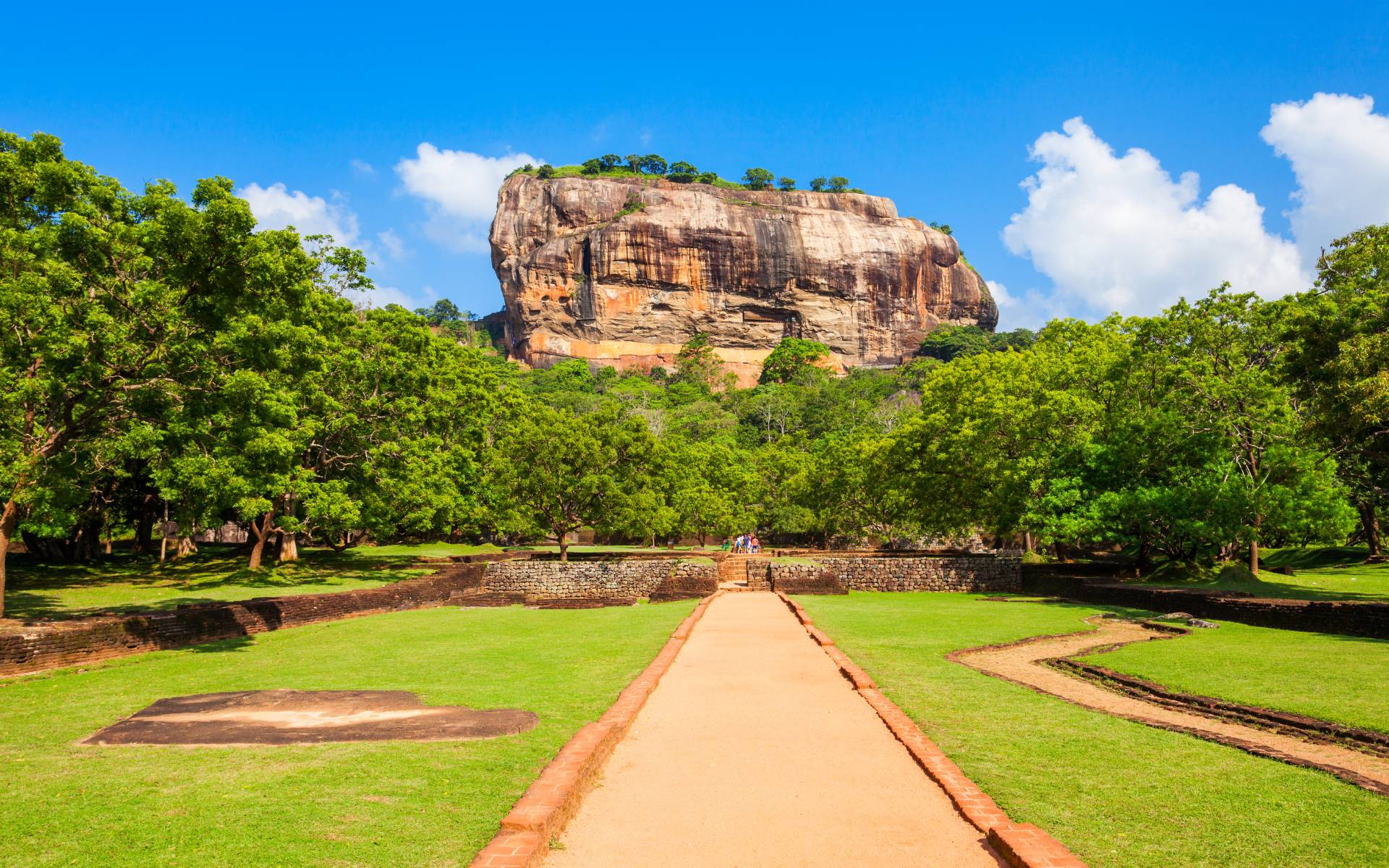 Sigiriya – Ancient Rock Fortress Wonder